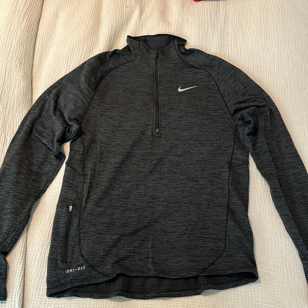 Nike Therma-FIT charcoal pullover